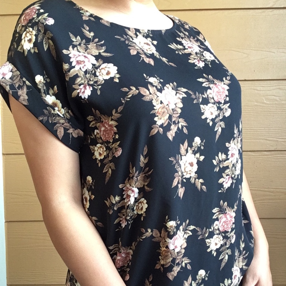 Forever 21 Black Floral Blouse!
